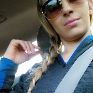 Meet your Posher, Kendra